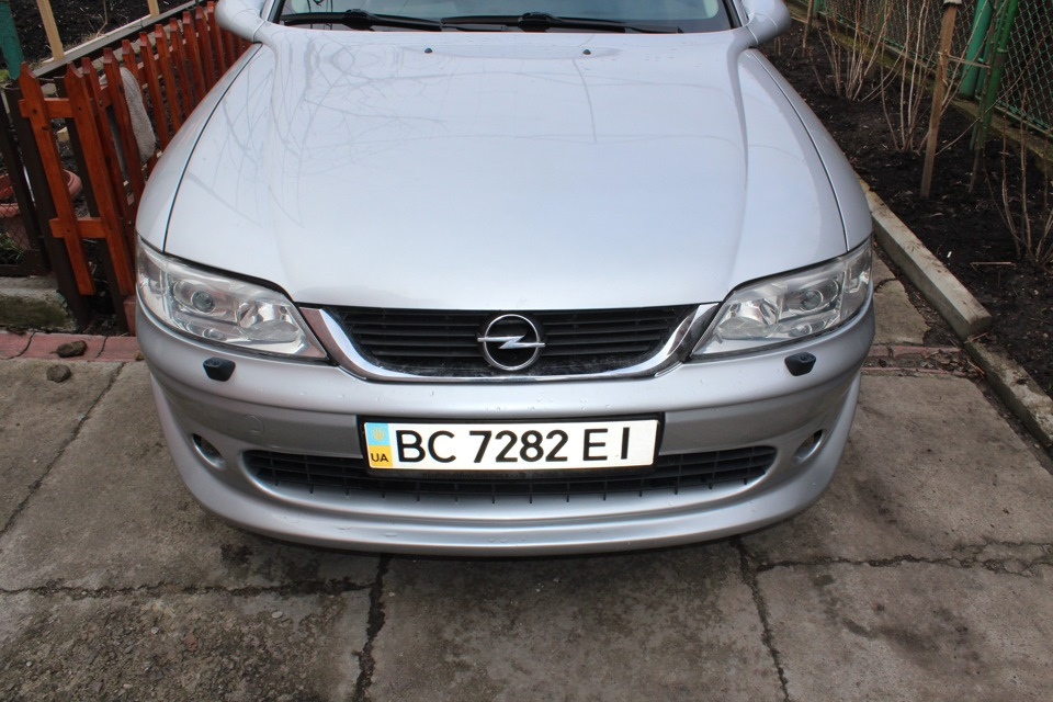 Різновиди решіток радіатора Opel Vectra В. Яка лутша? 1