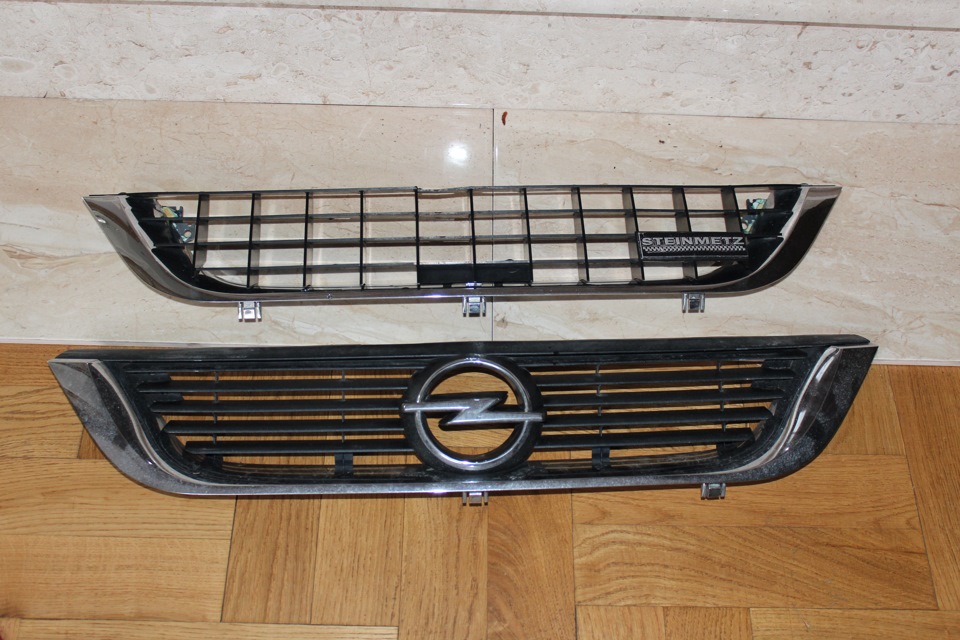 Решітка радіатора Steinmetz . 1
