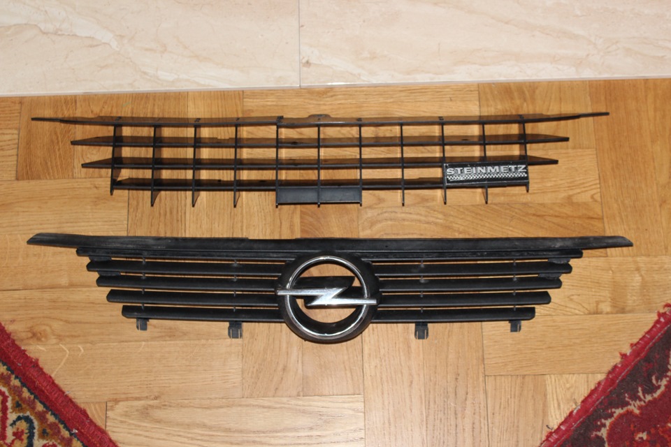 Решітка радіатора Steinmetz . 5