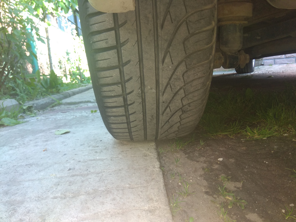 Заміна передніх шин на нові Bridgestone Turanza ER300 225/45 R17. Заміна передніх шин на нові Bridgestone Turanza ER300 225/45 R17 3