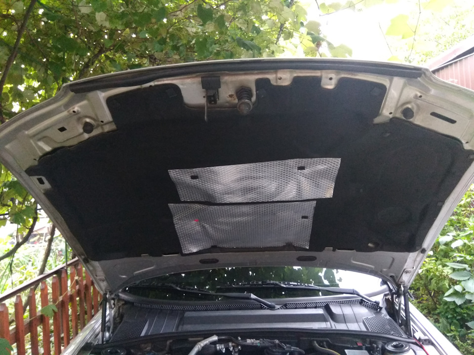 Заміна заводської обозшумки та додаткова обозшумка капоту. Заміна заводської обозшумки та додаткова обозшумка капота. 2