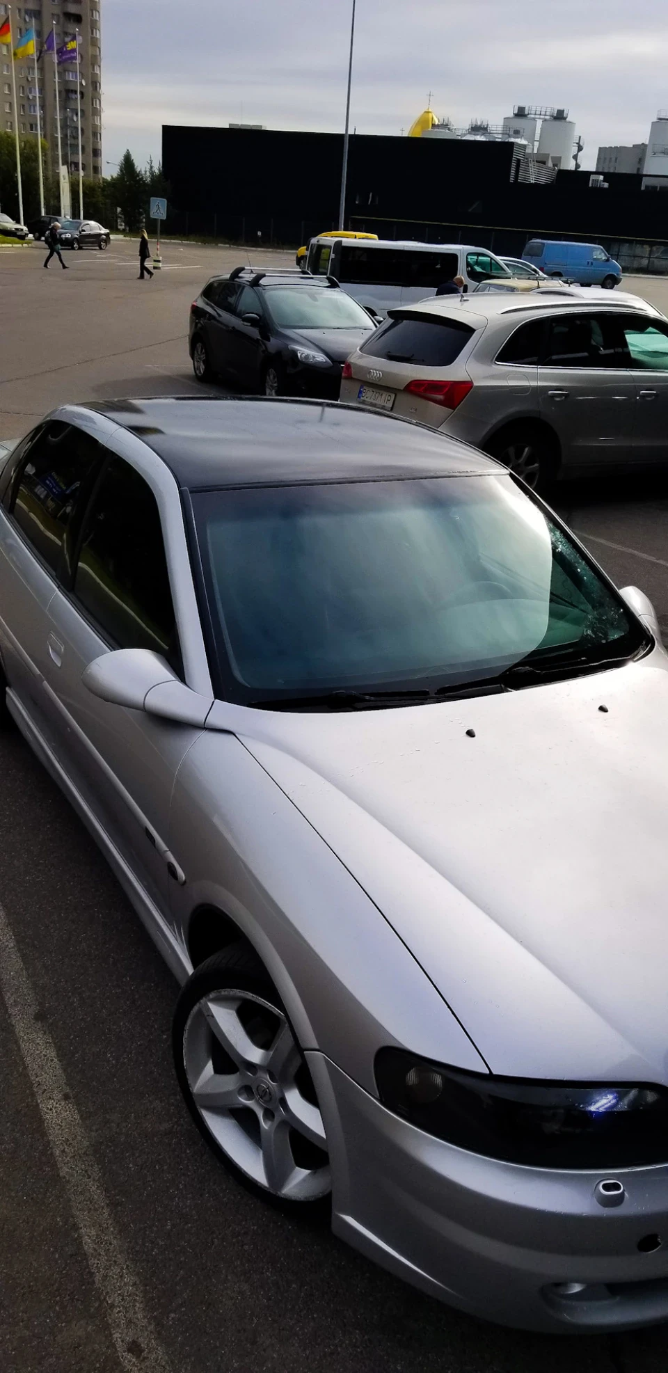 Black roof, welcome back!