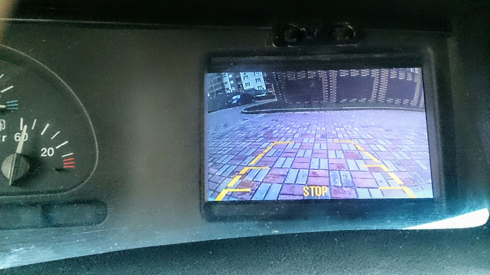 R - camera 2