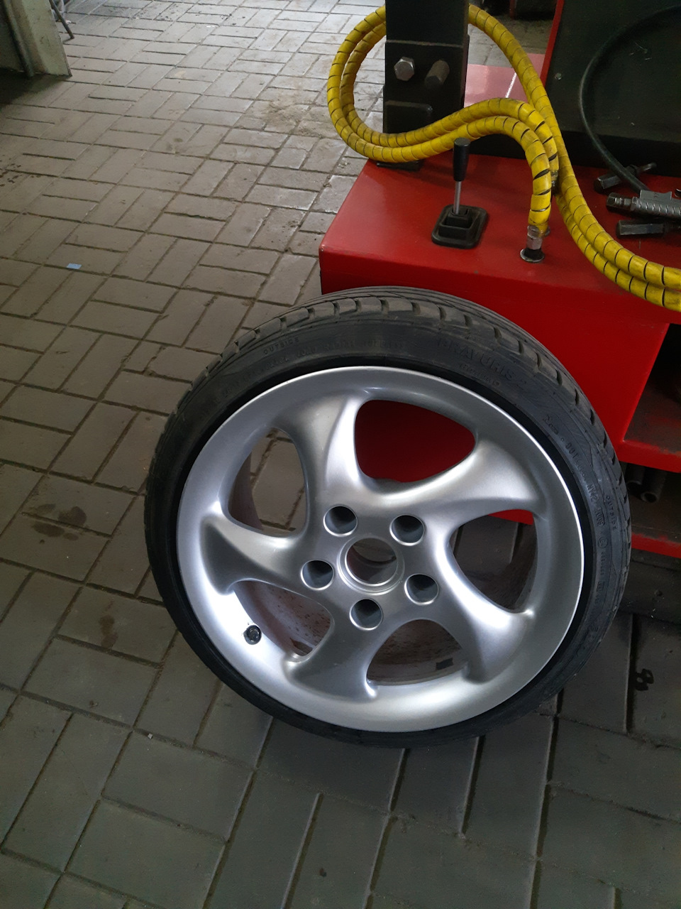 дисків багато не буває 1