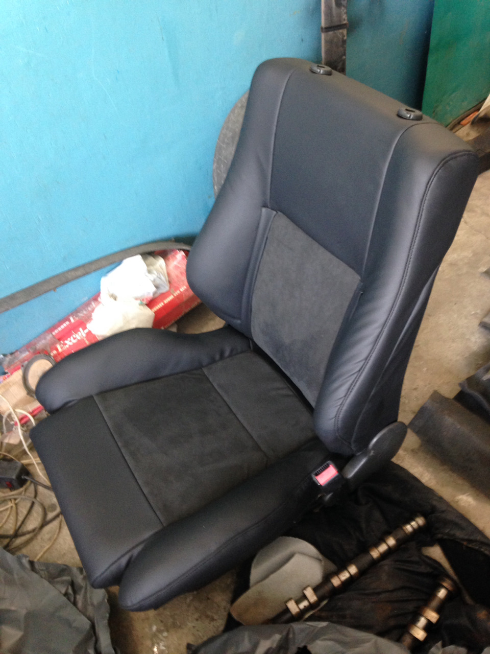 Recaro відновлено 5