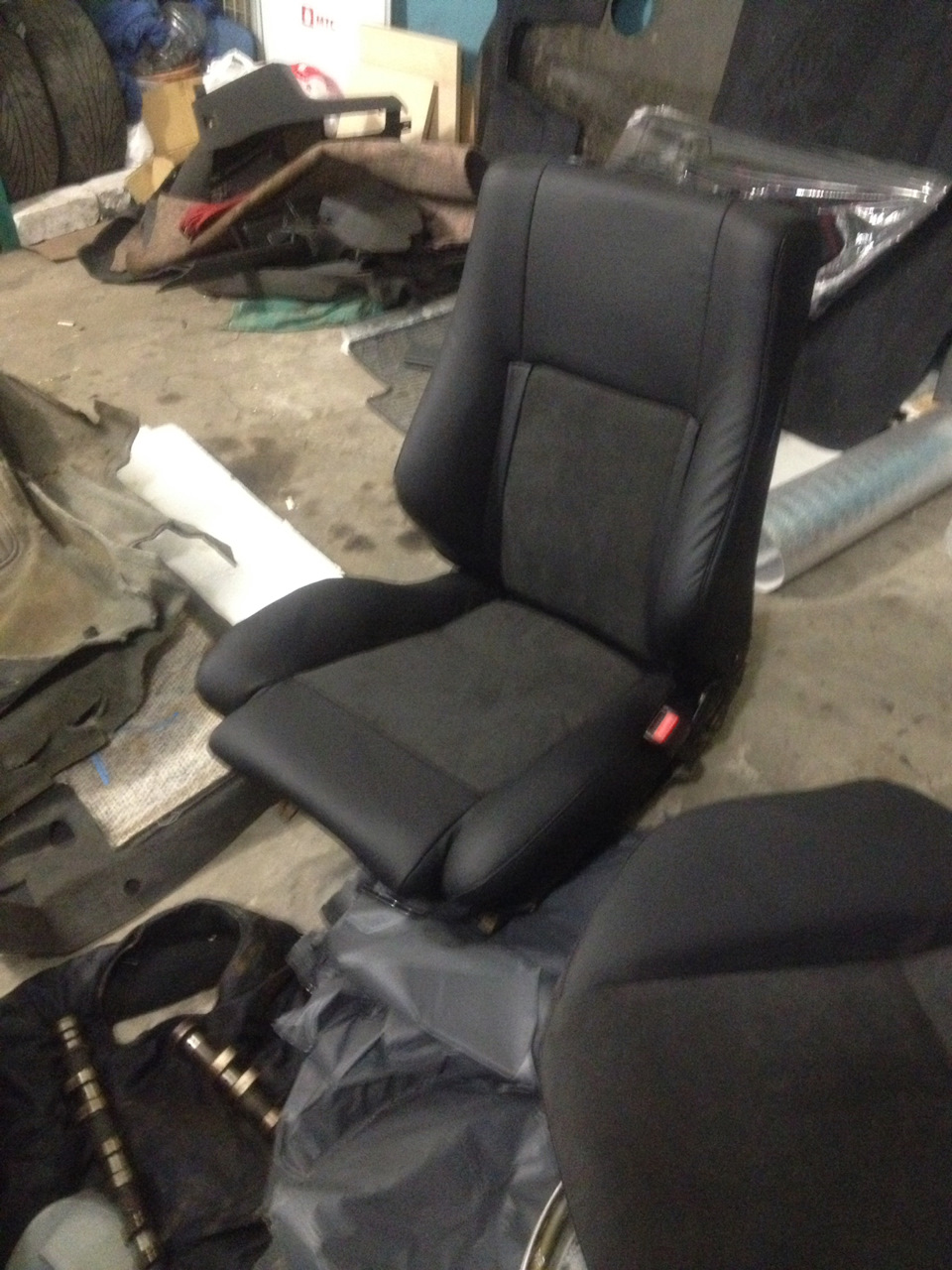 Recaro відновлено 3