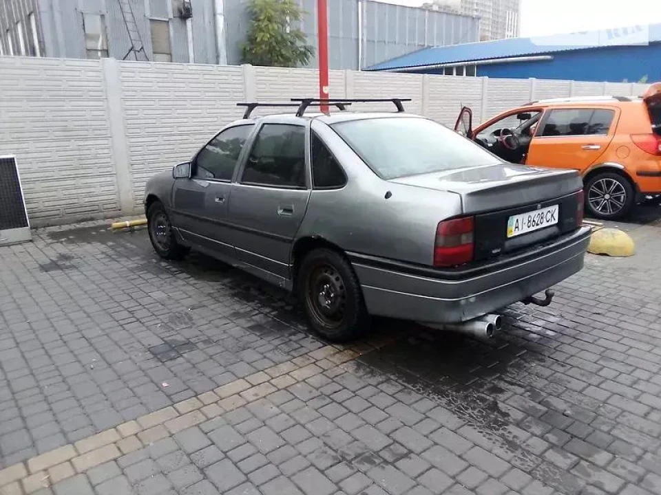 двотисячка у продажу
