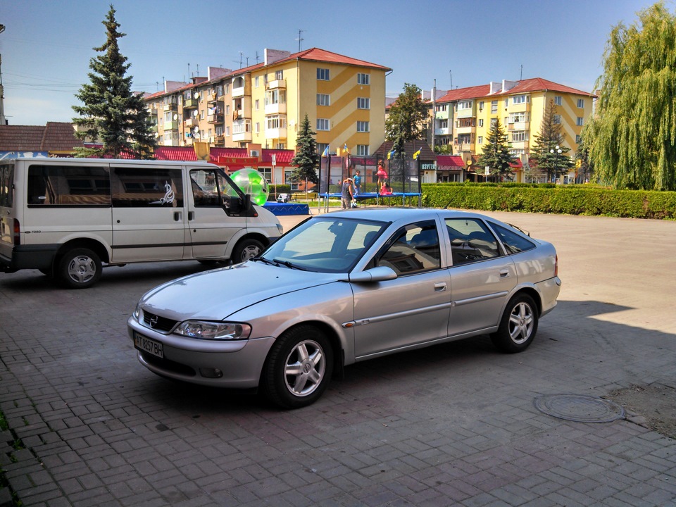 Ура Vectra помолодшала з 96 до 99 року))) 2