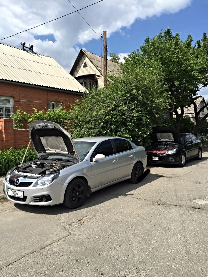 Колхо ... виправляємо колгосп заводу, ставимо аморт.в капот))) 1