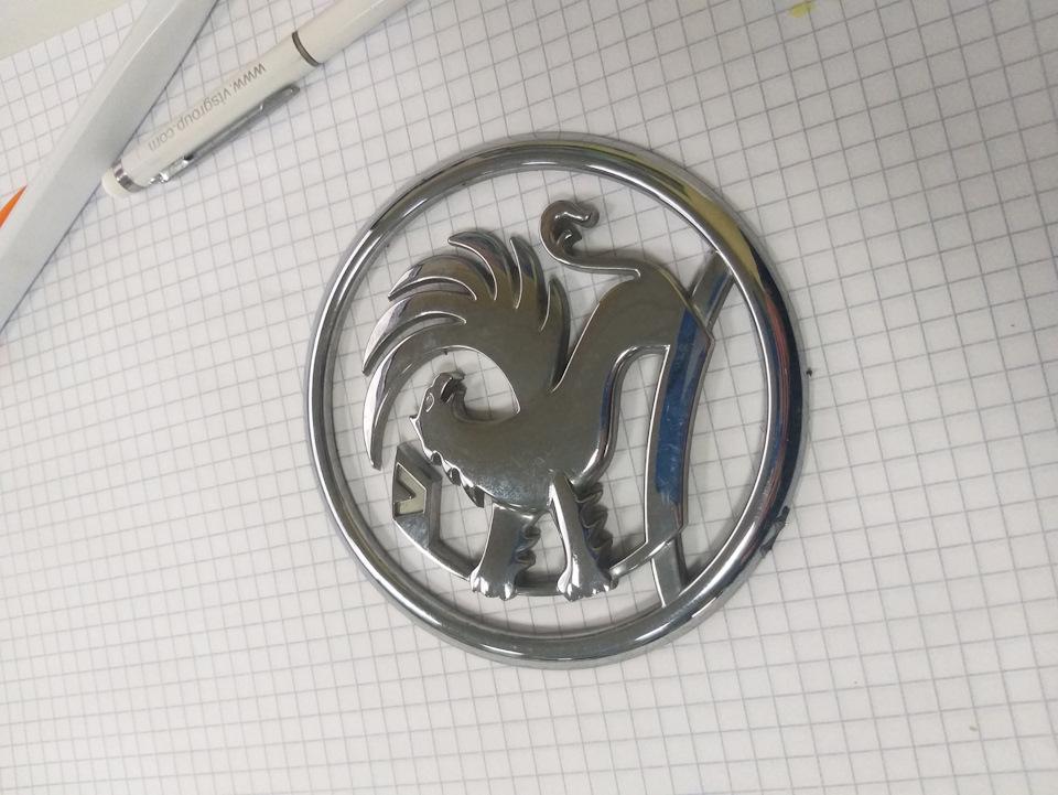 Значок Vauxhall на багажник 1