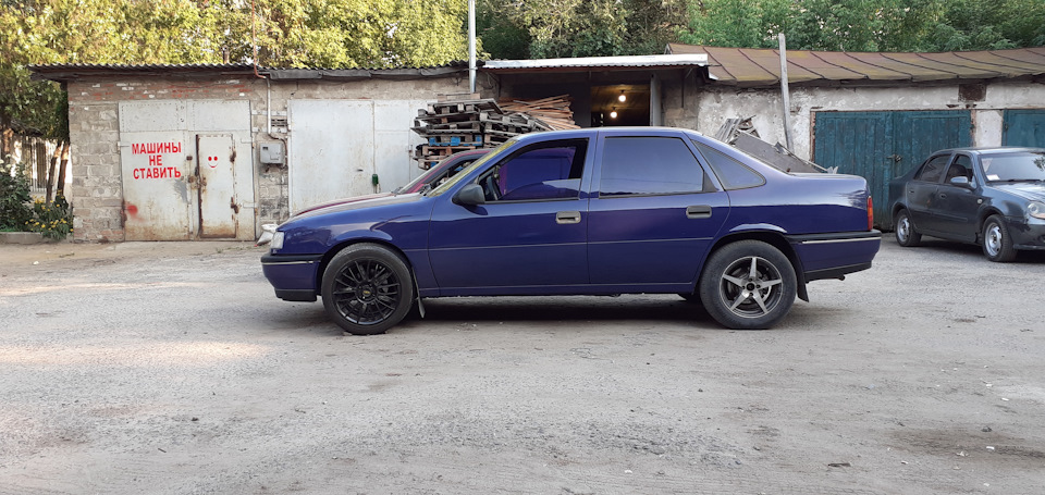 Прикладка.Тапки:Dotz rapier dark.R16 4*100 7J ET38. 1