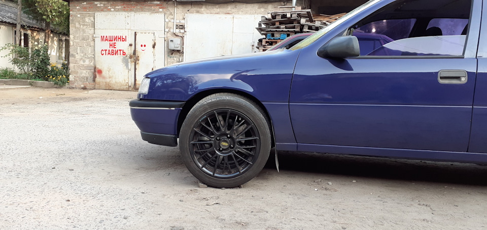 Прикладка.Тапки:Dotz rapier dark.R16 4*100 7J ET38. 3