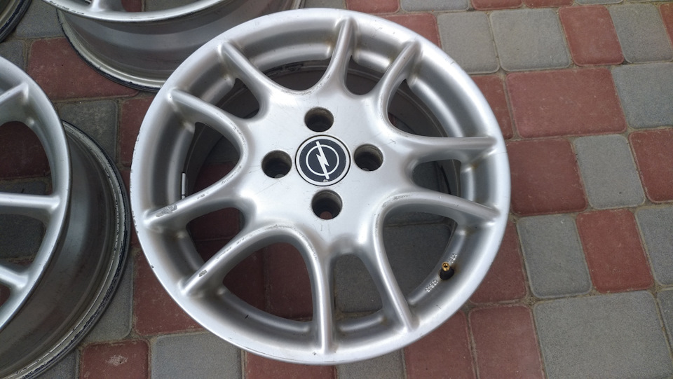 Тапочки Ronal irmscher twin spoke R15/4*100/6J/ЕТ49/ЦО56,6. 3