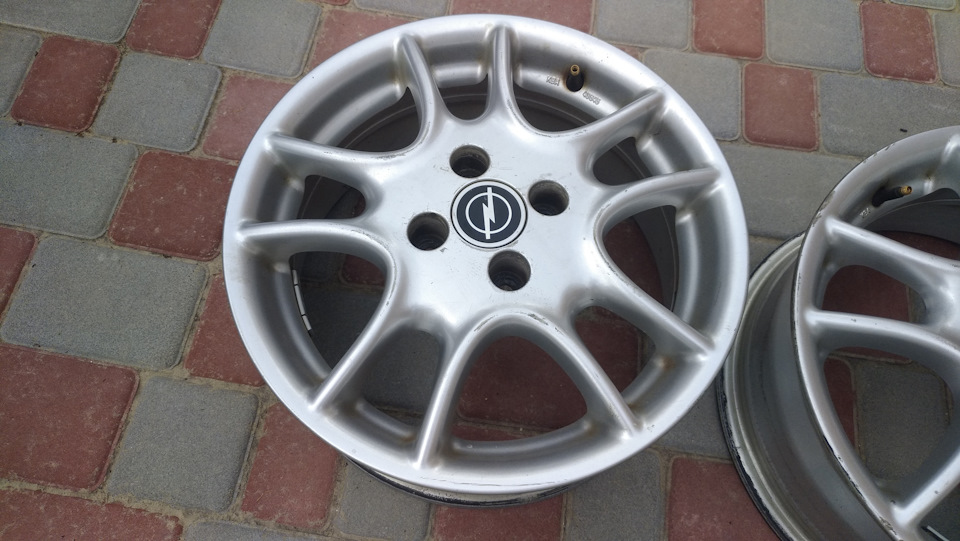 Тапочки Ronal irmscher twin spoke R15/4*100/6J/ЕТ49/ЦО56,6. 5