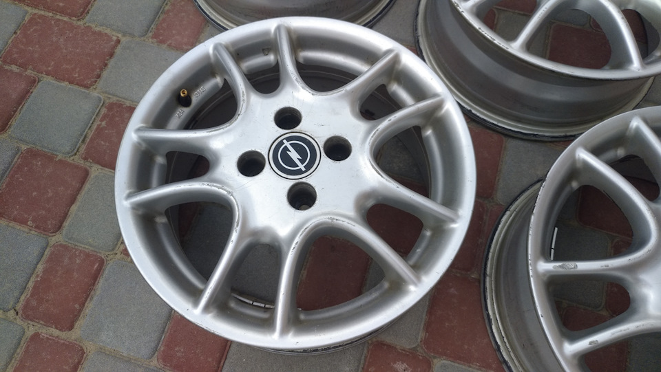 Тапочки Ronal irmscher twin spoke R15/4*100/6J/ЕТ49/ЦО56,6. 4