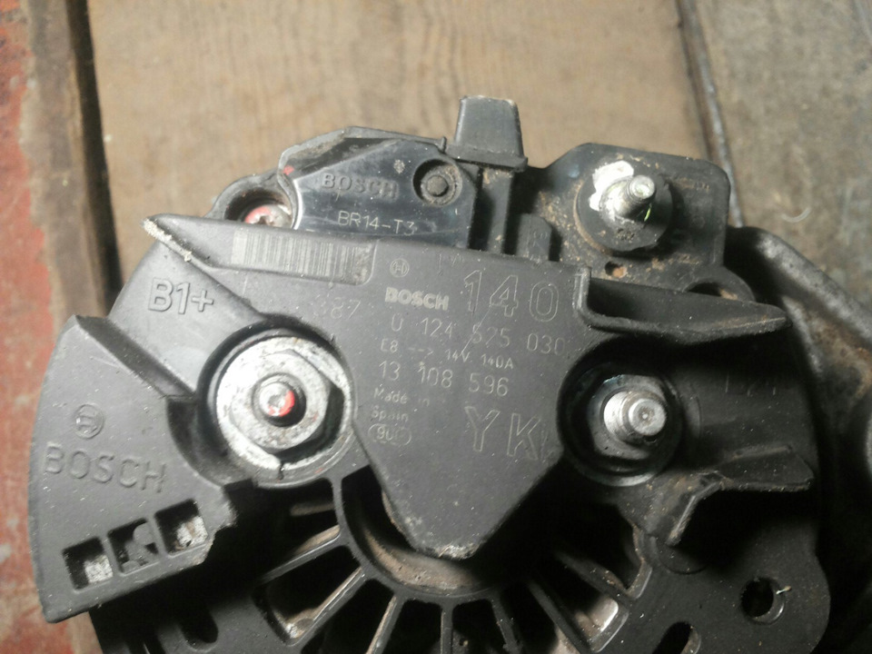Продається генератор з Омеги Б V6 140A 4