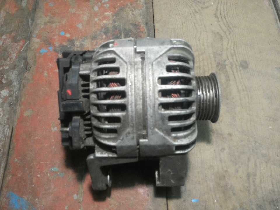 Продається генератор з Омеги Б V6 140A 1