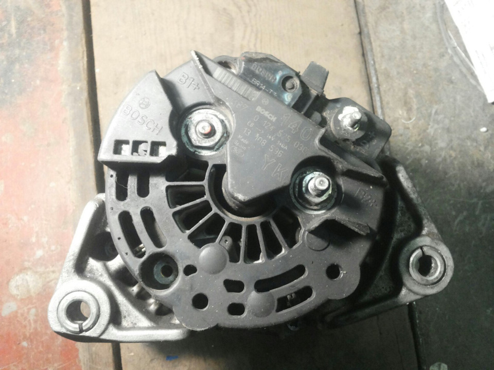 Продається генератор з Омеги Б V6 140A 3