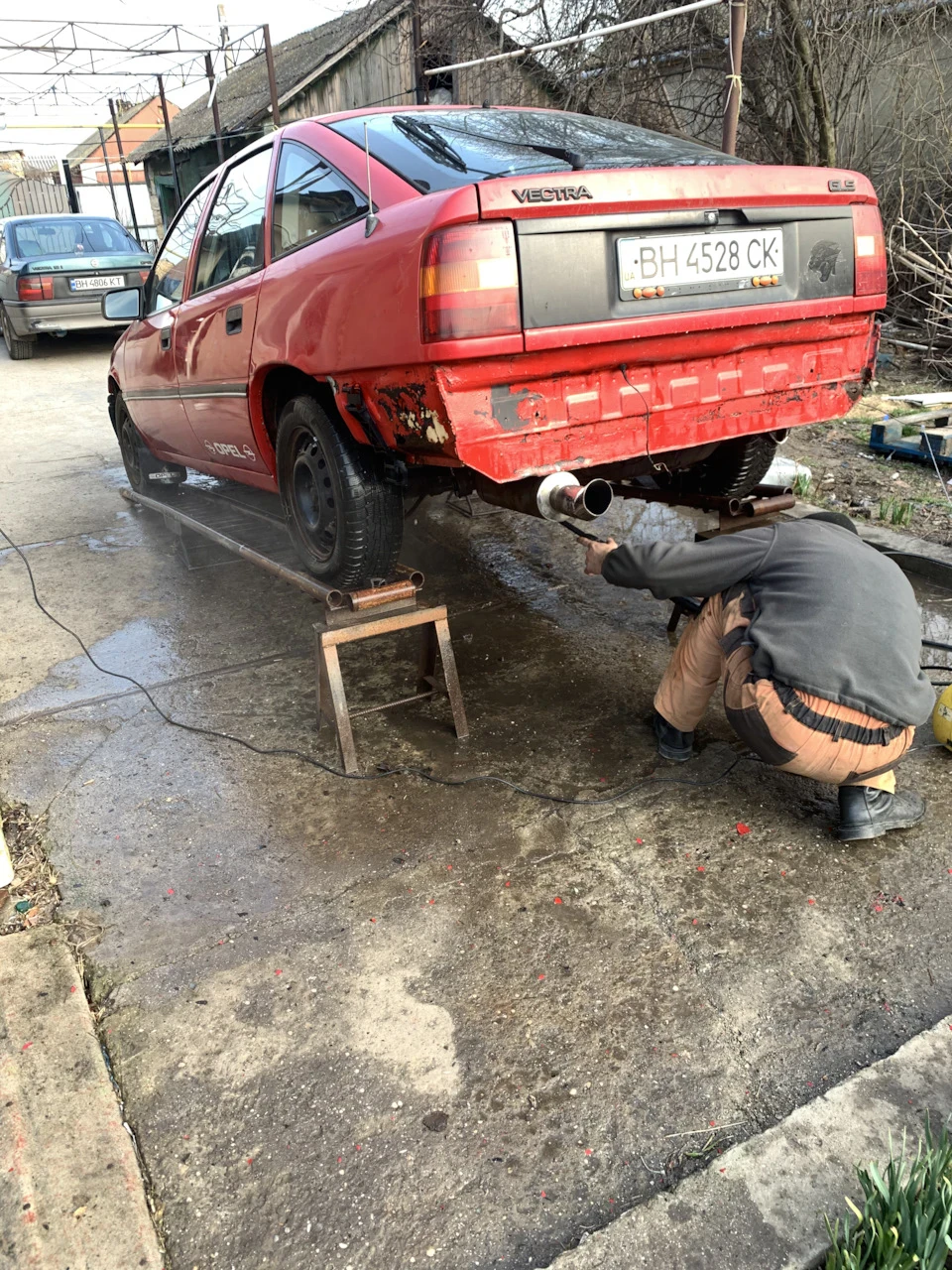 Роботи продовжуються