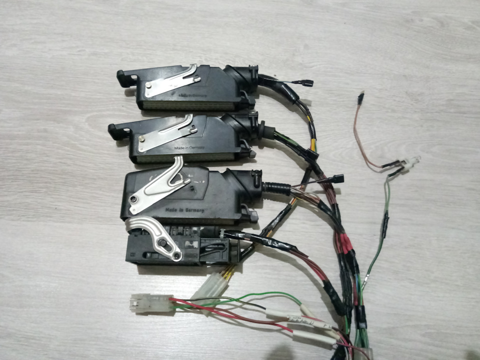 Діагностика ЕБУ-ІММО на столі. Шнурок під SIMTEC /MOTRONIC 3