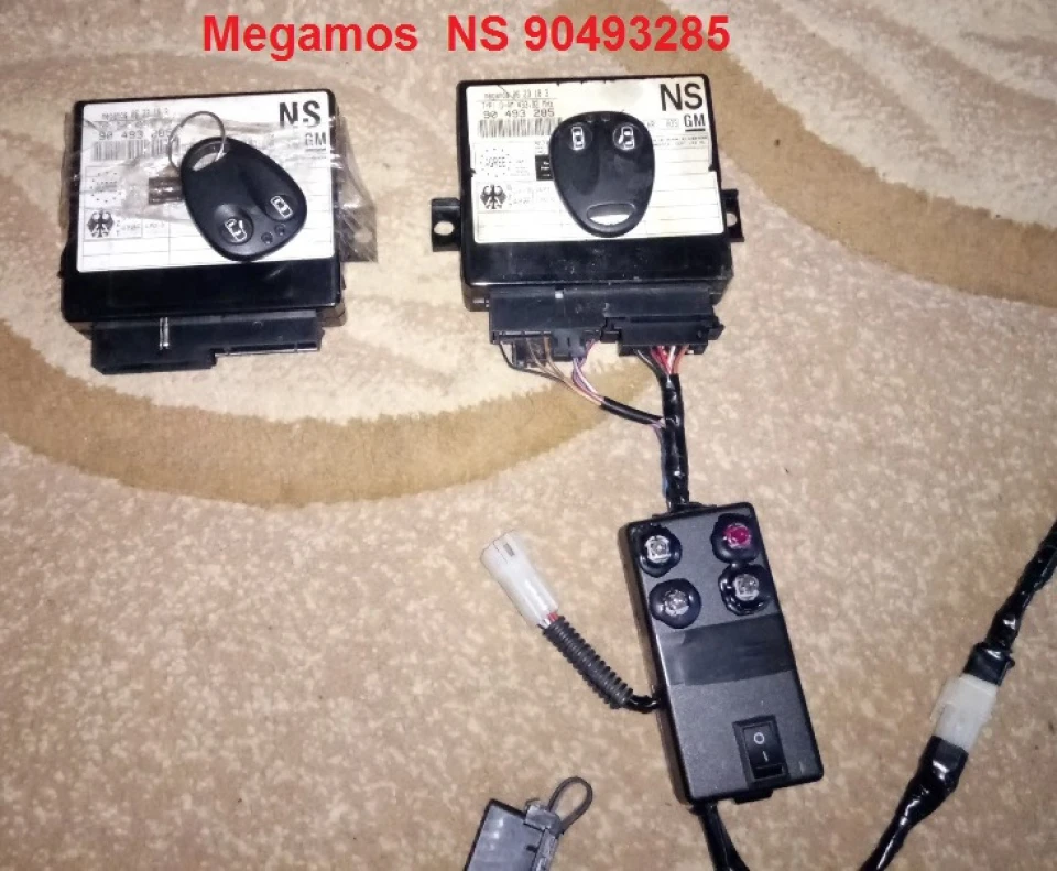 Штатна сигналка Megamos . Carpass переможений. Прив'язуємо нові ключі . .
