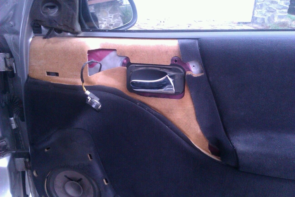 Усунув скрип дверних ручок. Opel vectra B 4