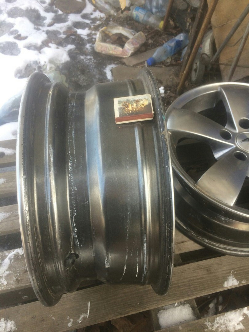 Борижуємо. Чи потрібно комусь 2 литі диски? 5х114.3 R15 5