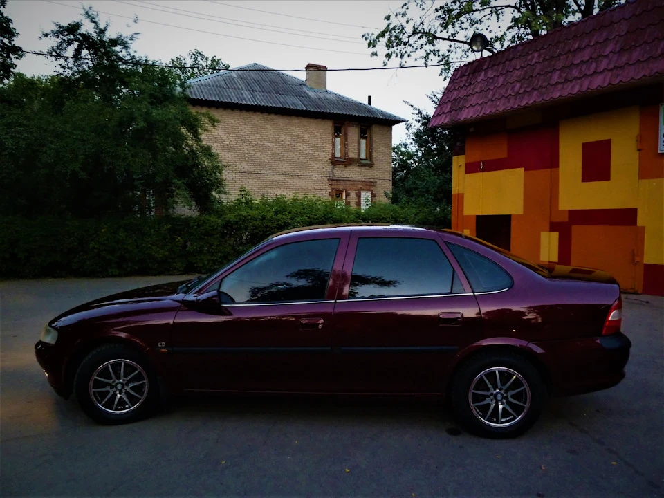 Правильне взуття. Irmscher Twin Spoke R16.