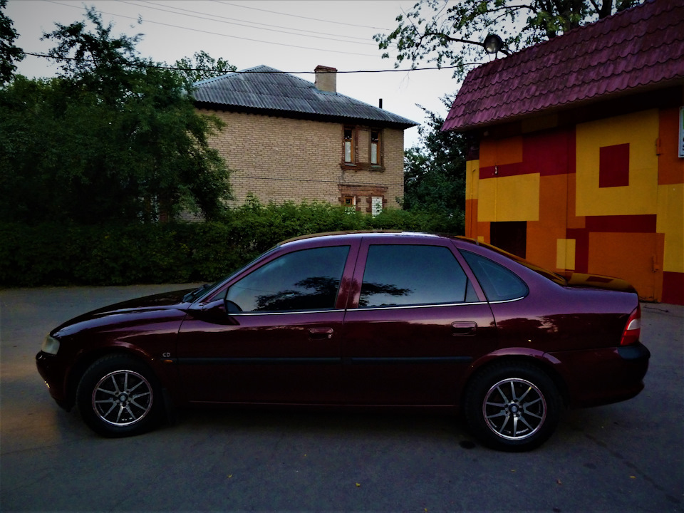 Правильне взуття. Irmscher Twin Spoke R16. 1