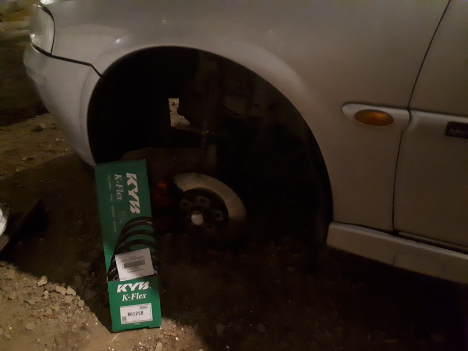 Заміна пружини перед KYB RH 1258 5