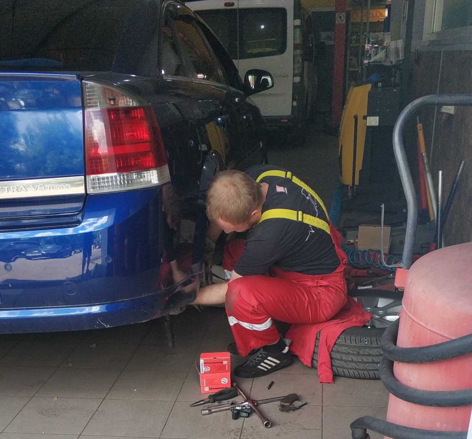 Тормозні колодки в коло. 4