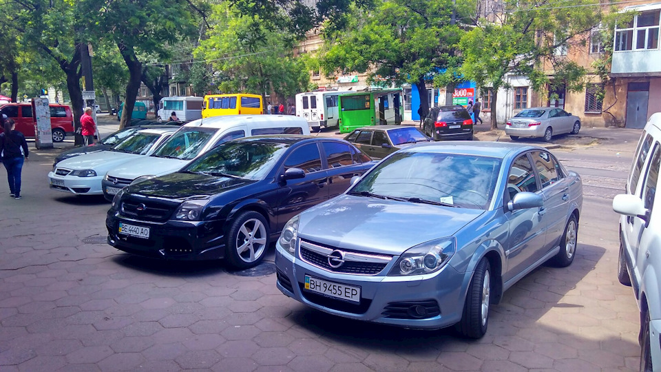 Як не крути, якісь вони різні.)))) 3