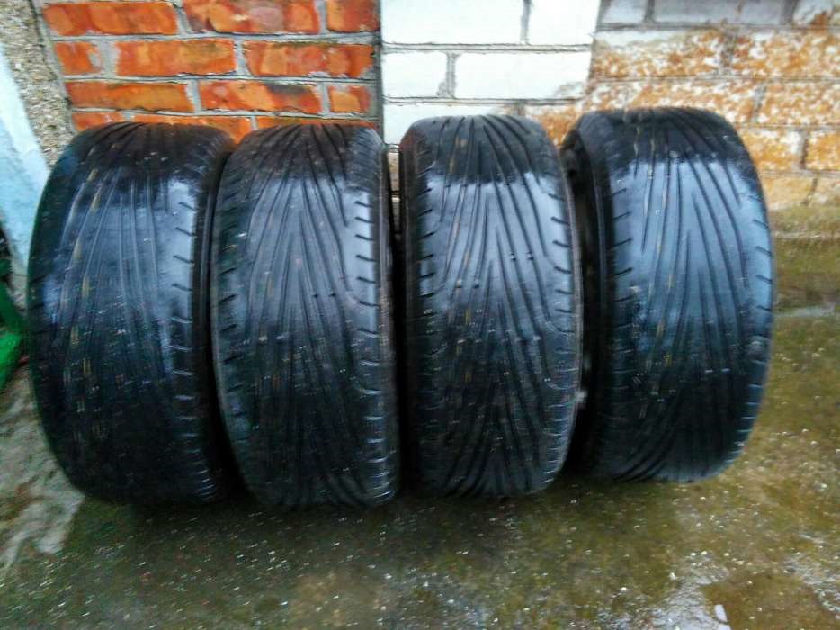 Продам гуму Goodyear F1 R16 225 55 4