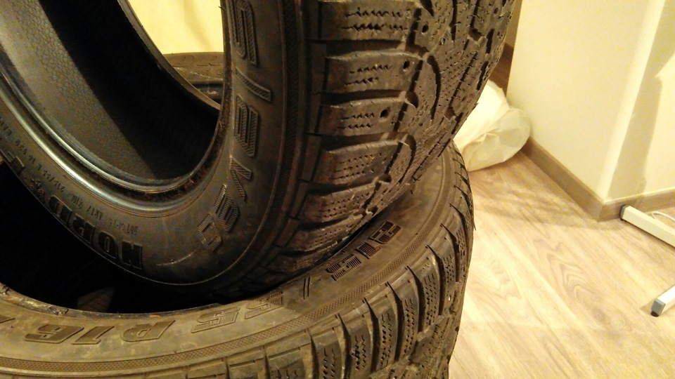 Продам зимову гуму Gislaved R16 215/55 3