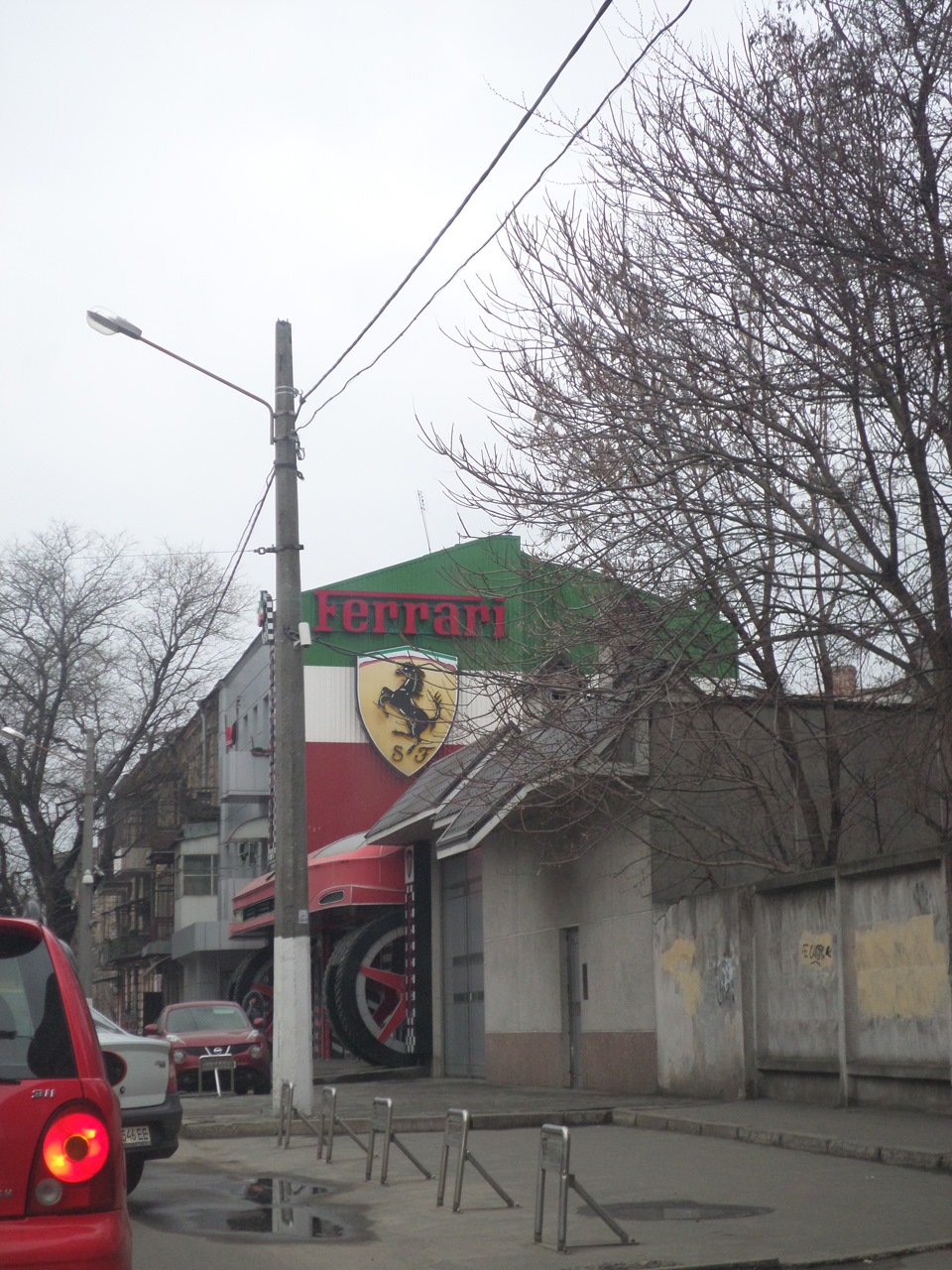 Салон Ferrari 4