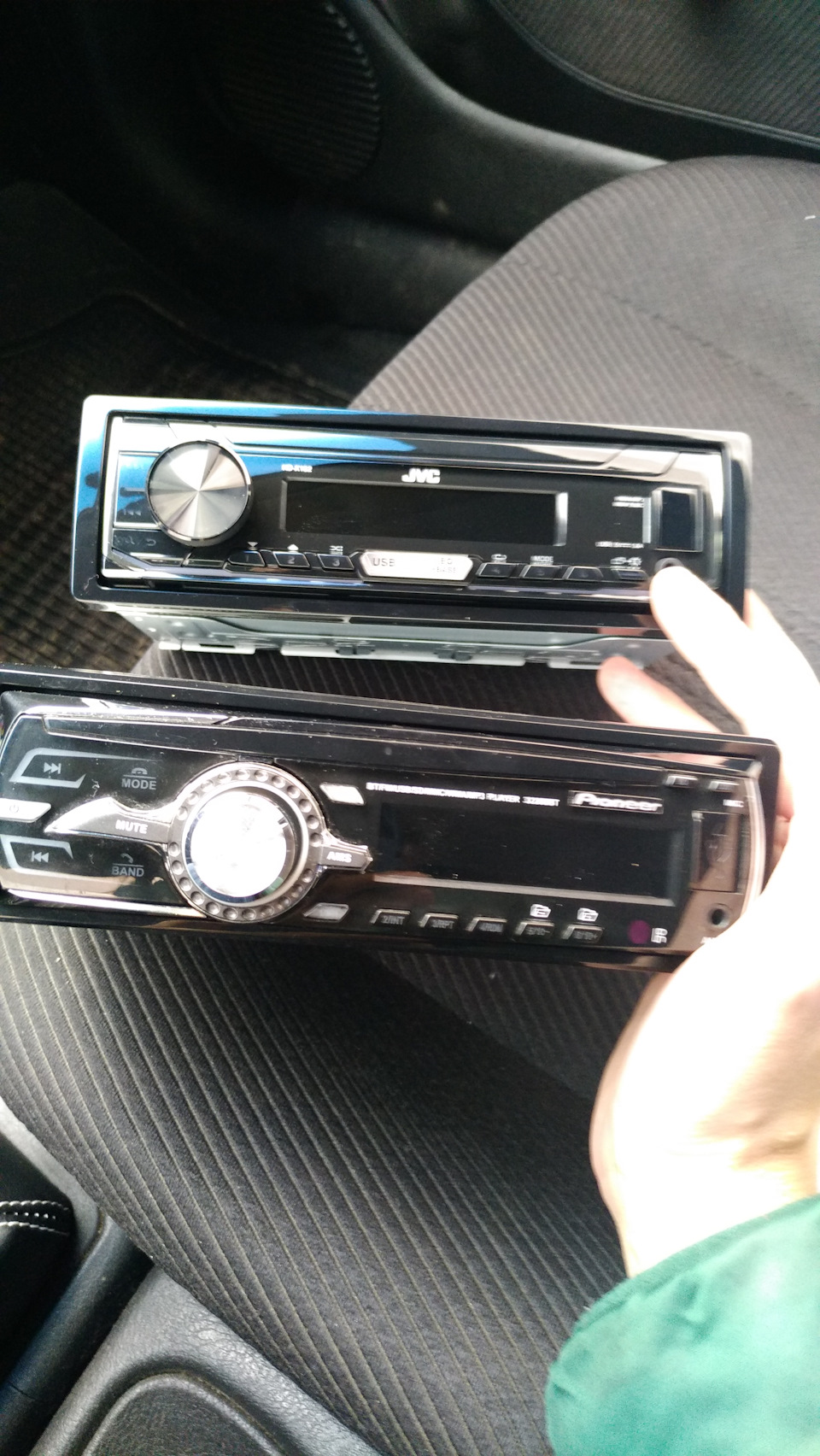 Нова магнітола JVC KD-x162 1