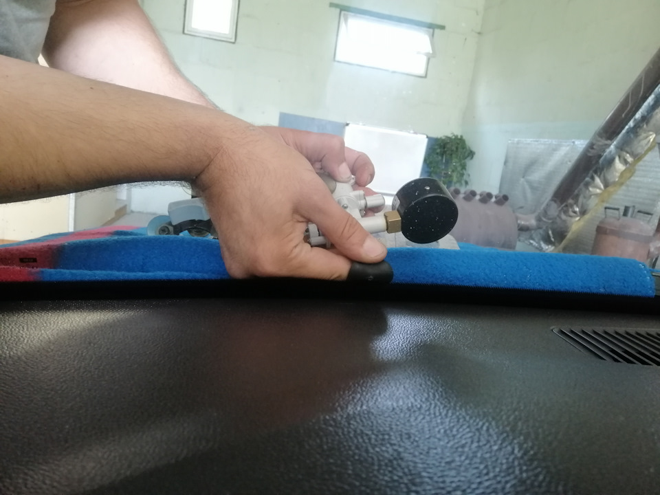 Прилетіло 2