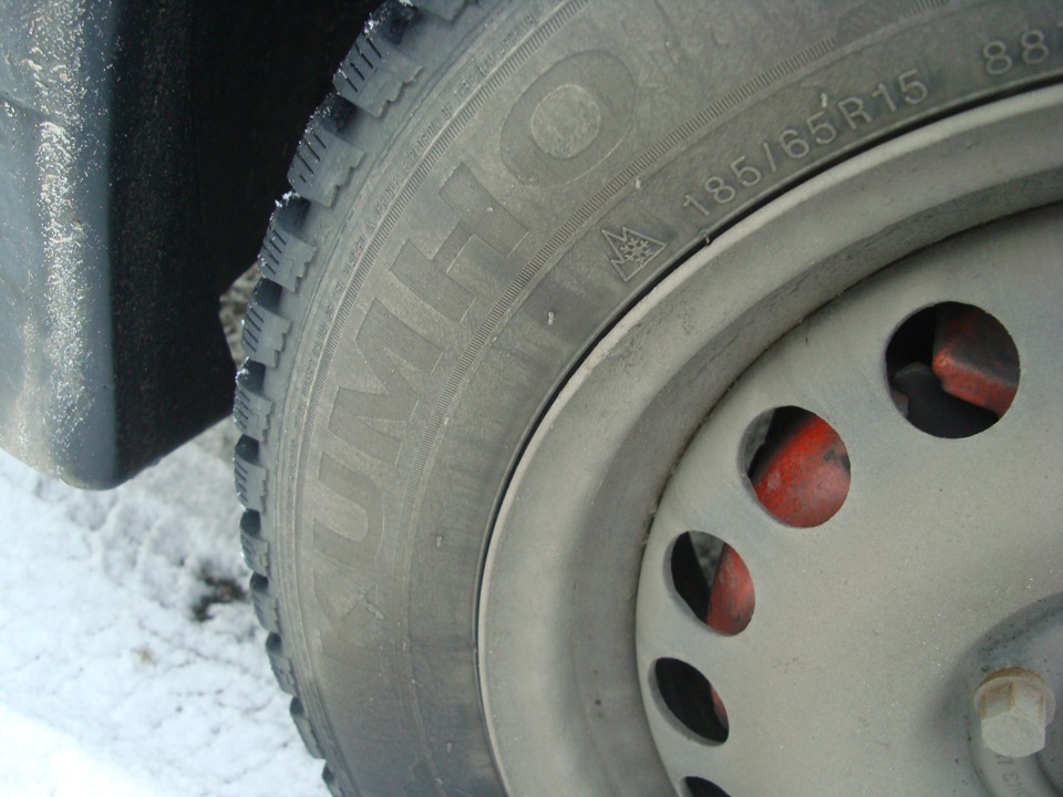Бризковики))) kumho kw22 шип))) Рулик MOMO))) 5