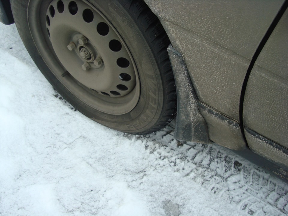 Бризковики))) kumho kw22 шип))) Рулик MOMO))) 3