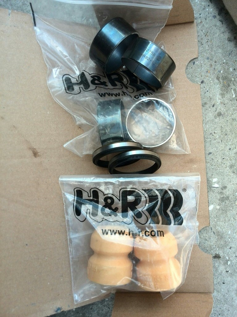 Позбувся стукоту амортизаторів Bilstein B6 2