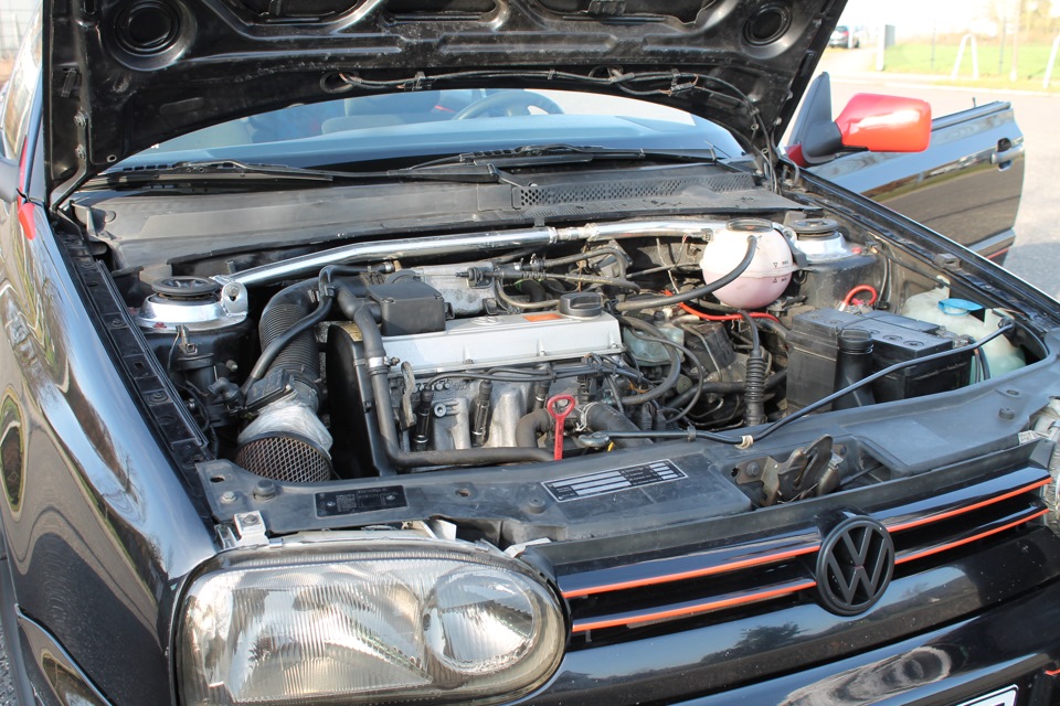 Фотосесія зі зйомів У полі зору про VW Golf 3