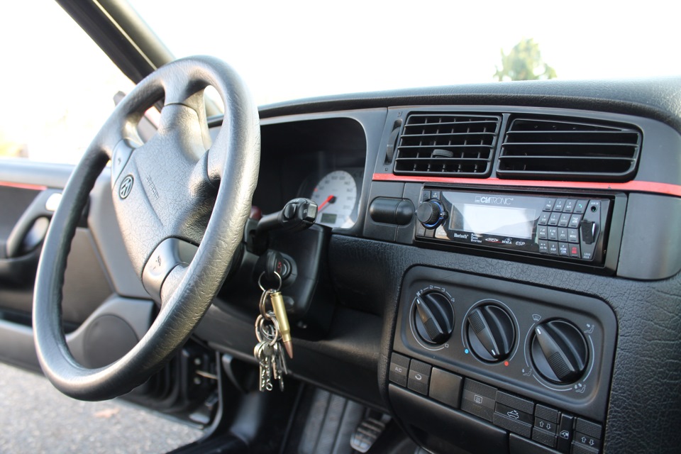 Фотосесія зі зйомів У полі зору про VW Golf 5
