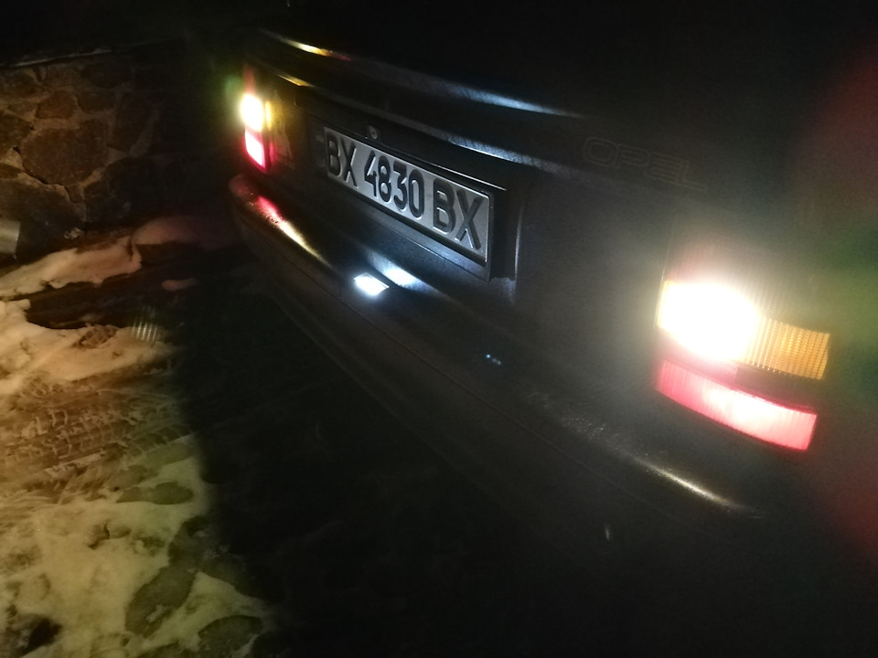 Led лампи заднього ходу + підсвічування під час відкриття дверей 3