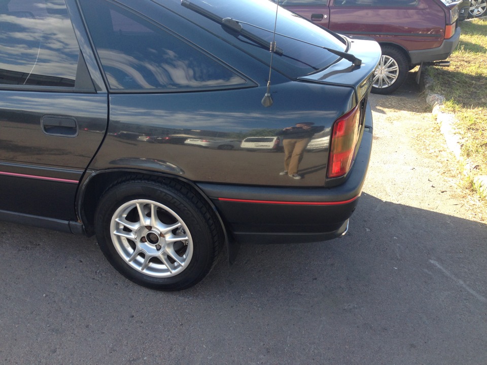 Огляд Opel Vectra A GT 2.0 i KAT Розділ 1: Вступ. Зовнішній вигляд. 5