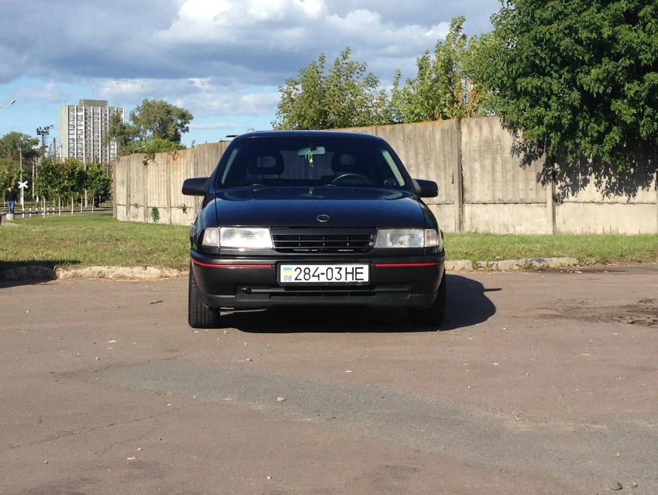 Огляд Opel Vectra A GT 2.0 i KAT Розділ 1: Вступ. Зовнішній вигляд.