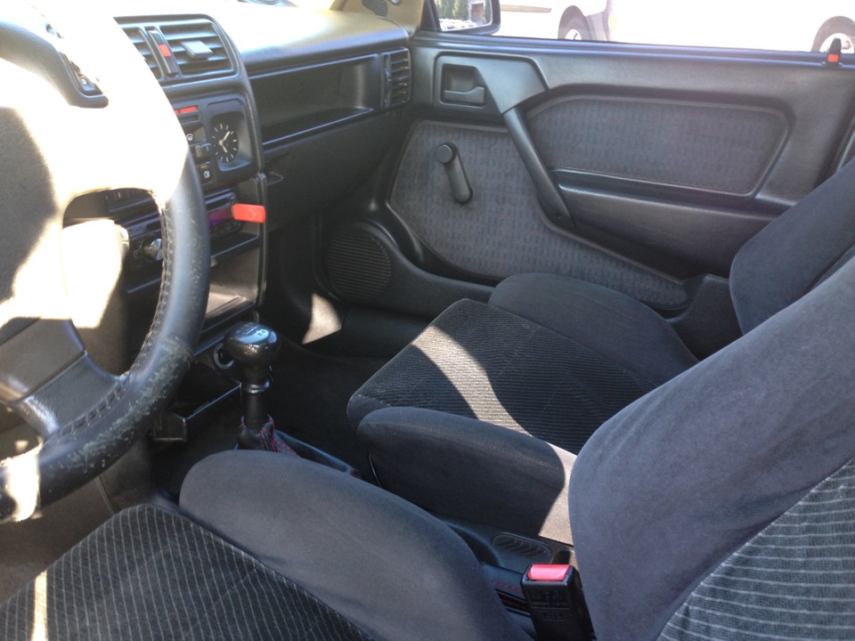Огляд Opel Vectra A GT 2.0 i KAT Розділ 2: Салон загальний вигляд. 4