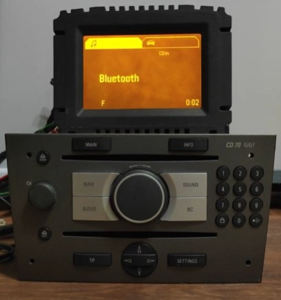 CD70 Navi/DVD90 Navi: Bluetooth замість AUX 1