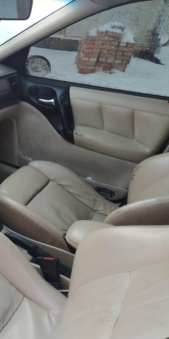 Біла шкіра Recaro 3