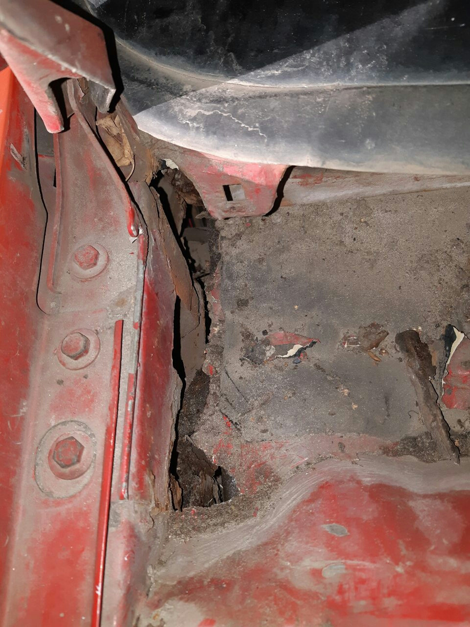 Підготовка до зими та усунення течі в салон 4