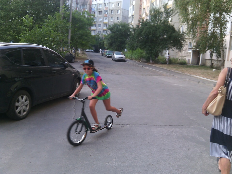 Самокат на надувних колесах, щасливий володар) 4